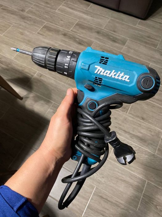Makita HP0300 ударна дрель-шуруповерт