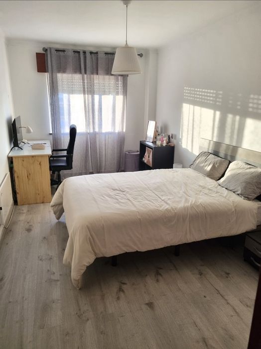 Aluga-se quarto em Faro Só estudantes