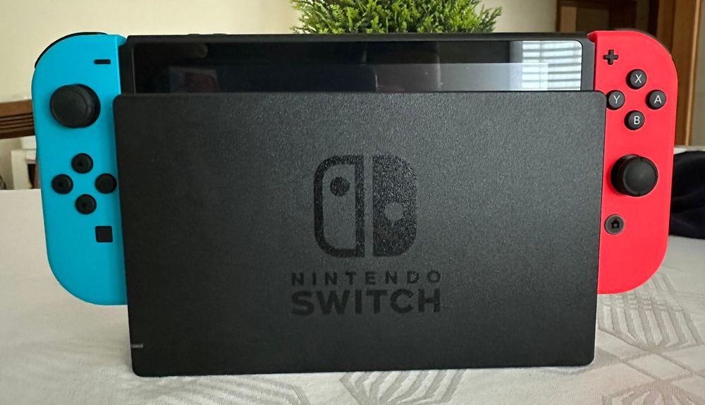 Vendo Nintendo Switch V2 com capa