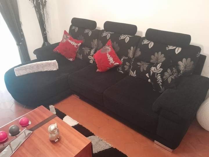 Sofá com chaise longe