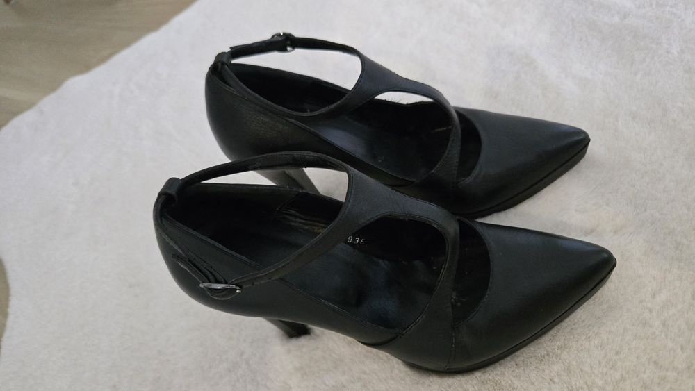 Sapatos de Salto Alto em Pele Tamanho 39
