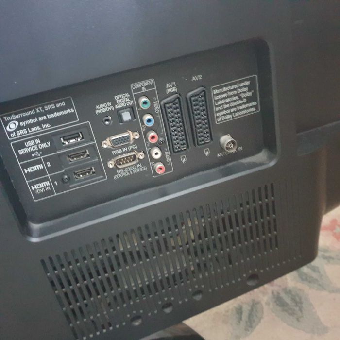 Telewizor 38 cali + pilot.  Plus dekoder.