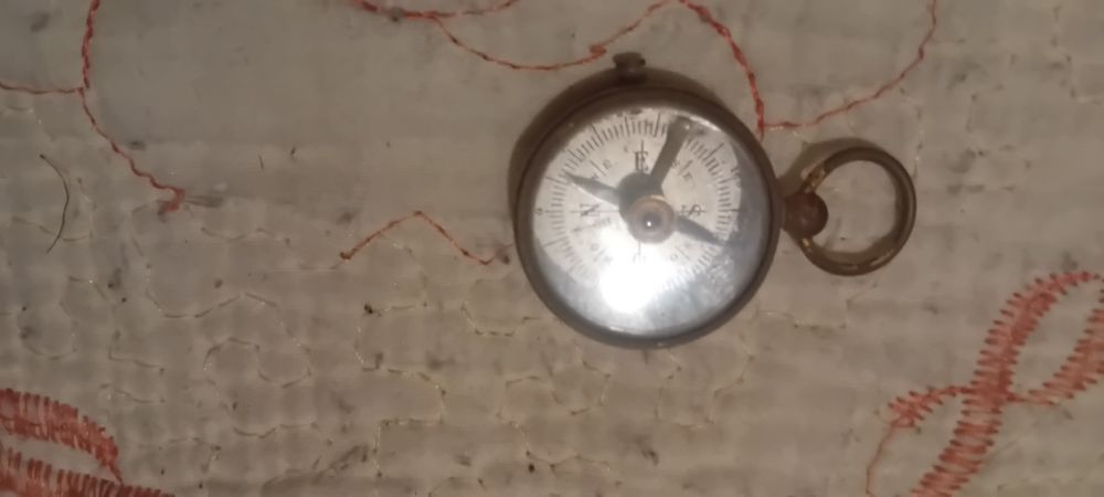 Bússola antiga a funcionar