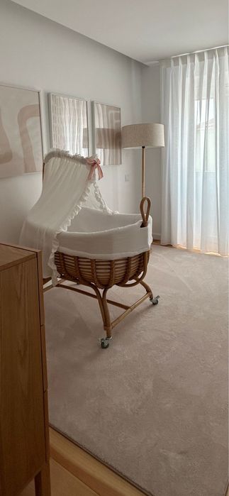 Berço em palhinha / bambu