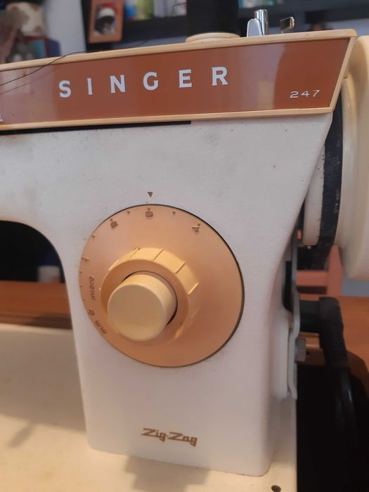 maquina de costurar Singer 247