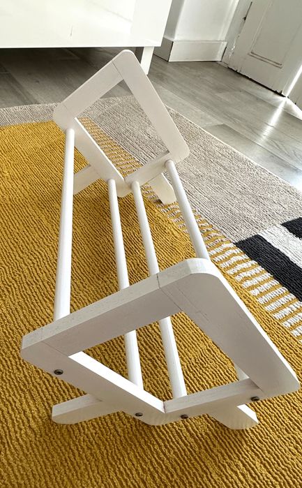 Estante branca de mesa