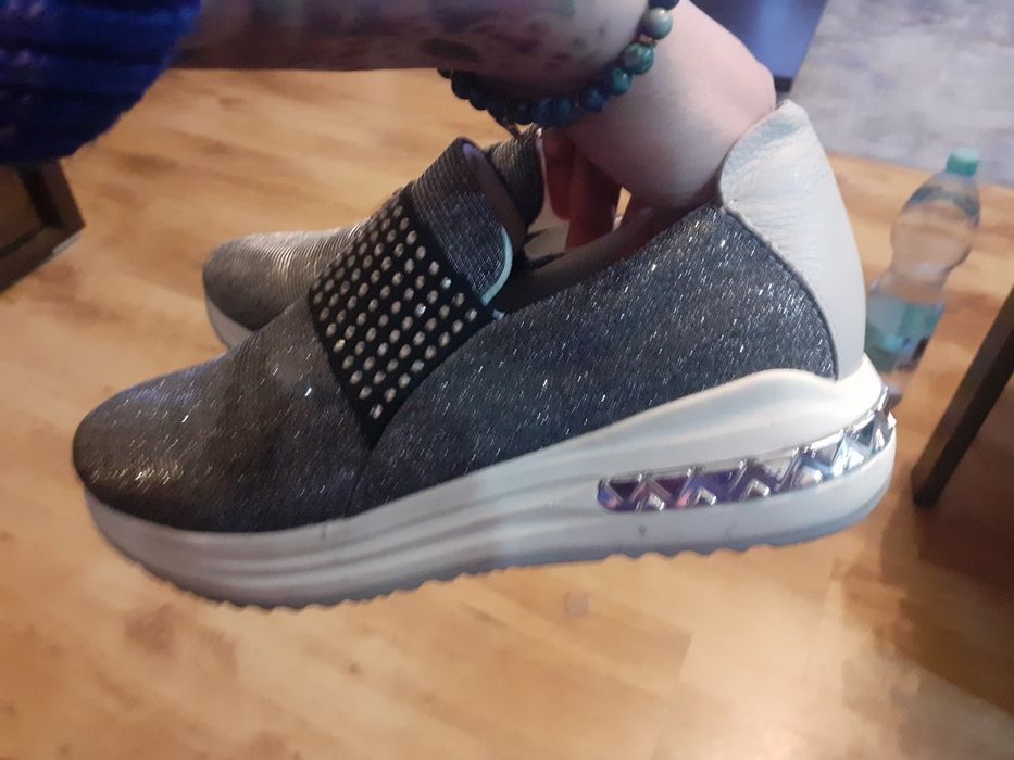 Buty cafe noir cyrkonie świecące