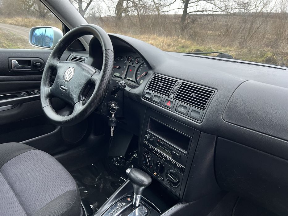 Продам VW Golf 1.6 бензин АВТОМАТ