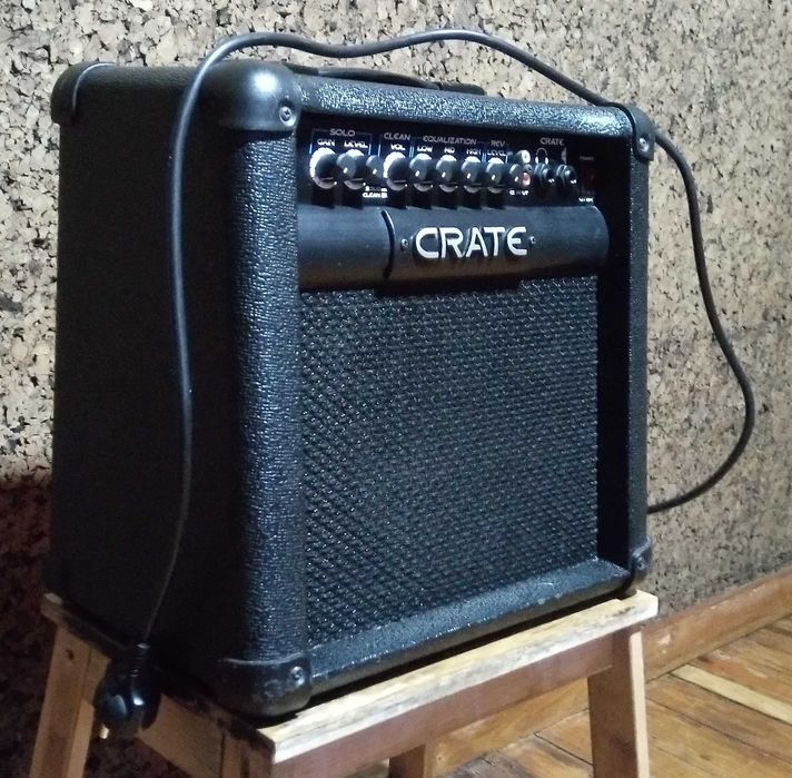 (Amplificador CRATE Gt15r Usa 2000) liguei a Guitarras Gibson e Fender