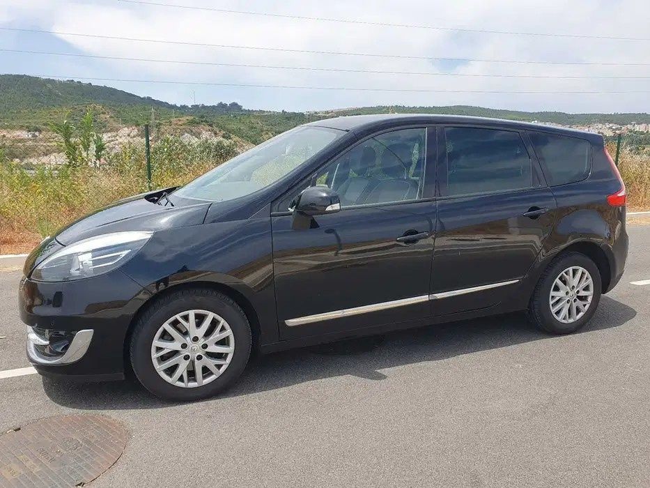 Grand Scénic 7L Bose 1.6 dCi 130cv | Muito Estimado | Familiar