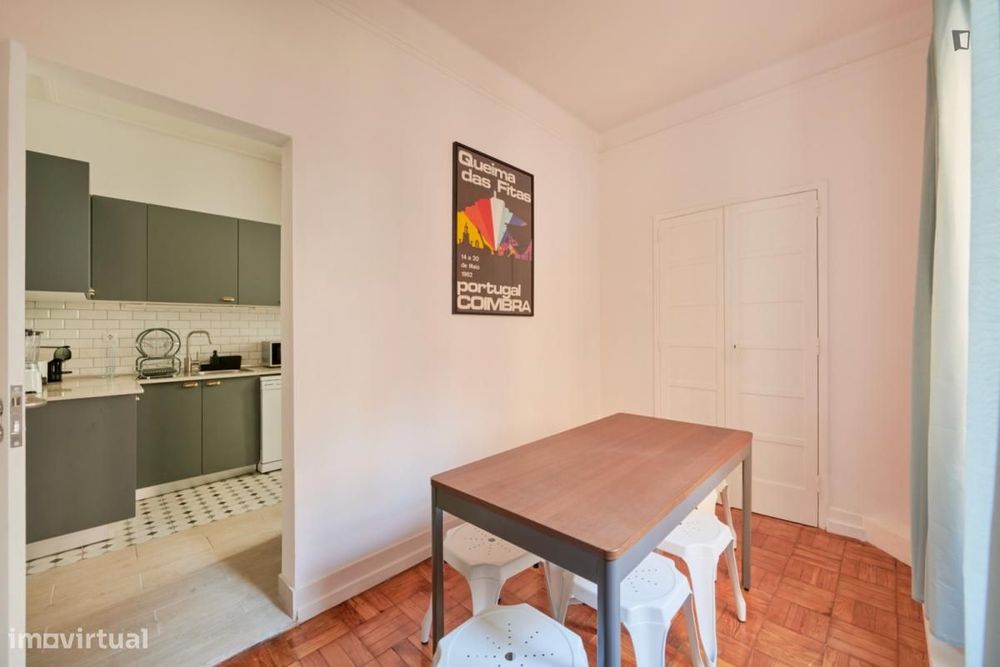 Quarto - localizado em Marquês de Pombal Lisbon