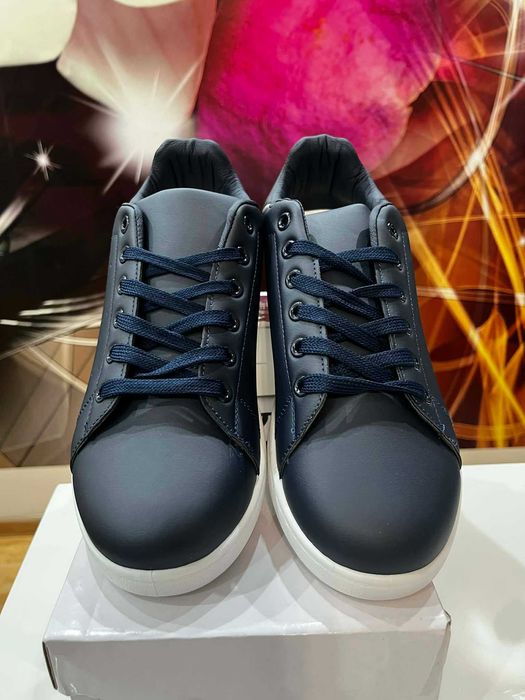 Stylowe lekkie męskie sneakersy NOWE