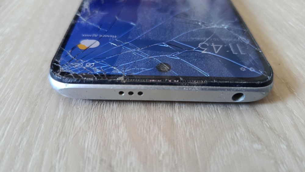 Б/В Смартфон телефон Xiaomi Redmi Note 10 5G 4/64 Chrome Silver, битий