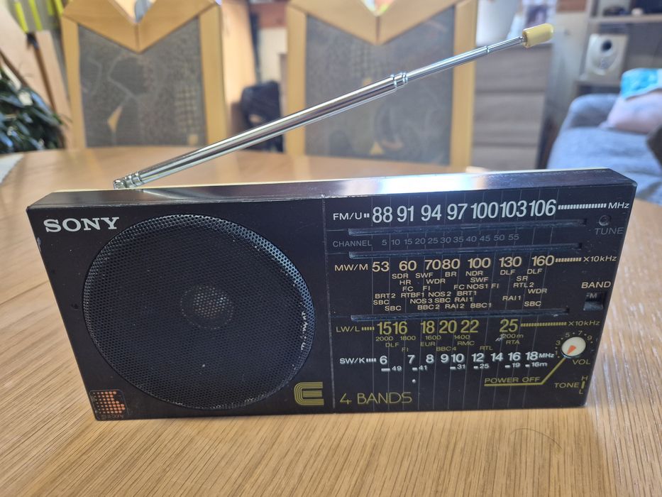 Radio transístor SONY ICF-32