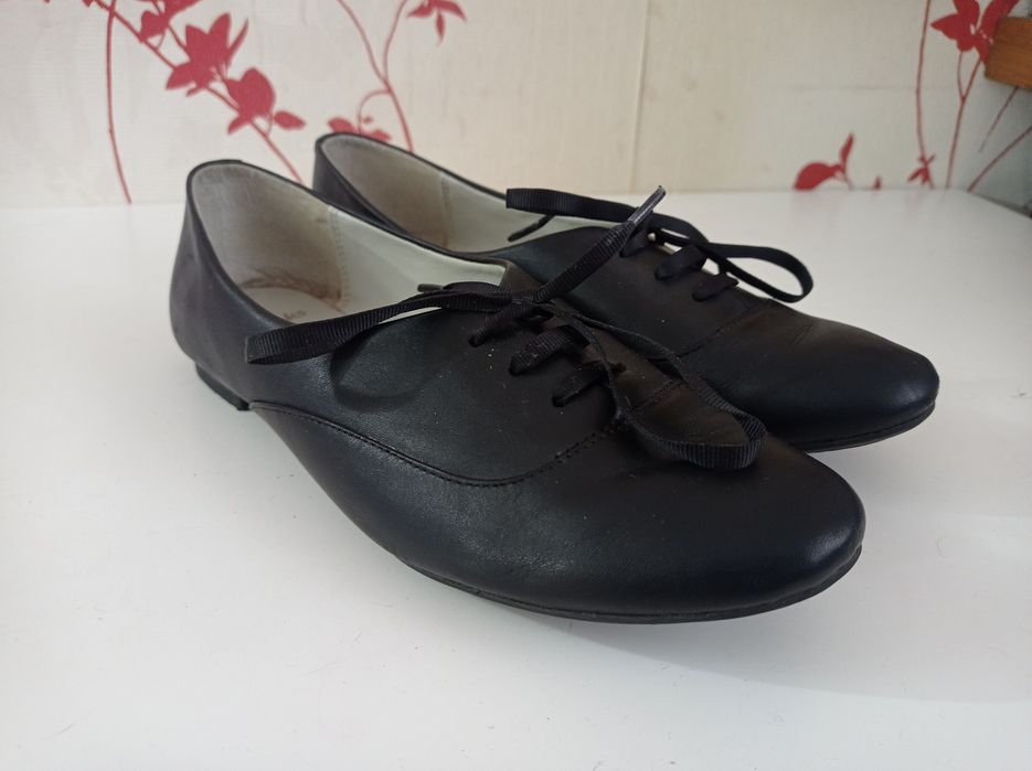Туфлі Clarks. Шкіра