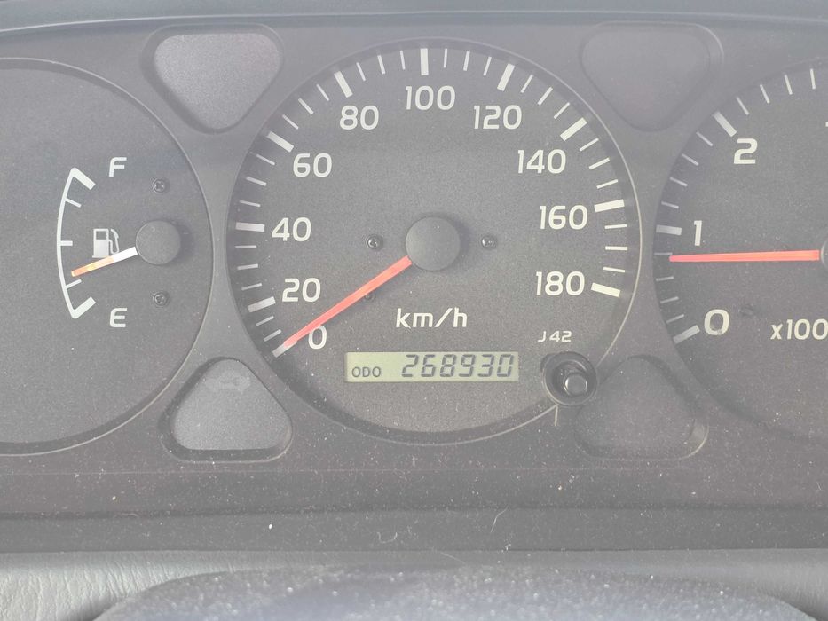 Toyota land cruiser kjz 8 lugares