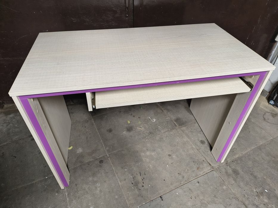 Meble do pokoju dla dziewczyny, komplet