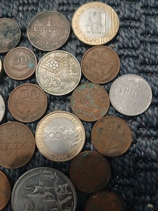 Moedas antigas muito bem estimadas.