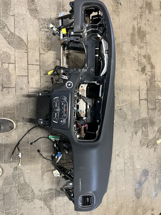 Deska rozdzielcza Dodge Charger 15+ OEM