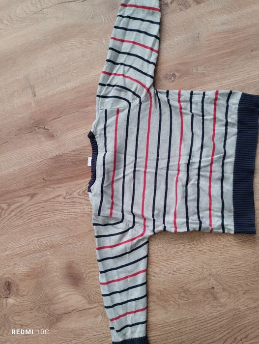 Szary sweterek w paski rozmiar 86