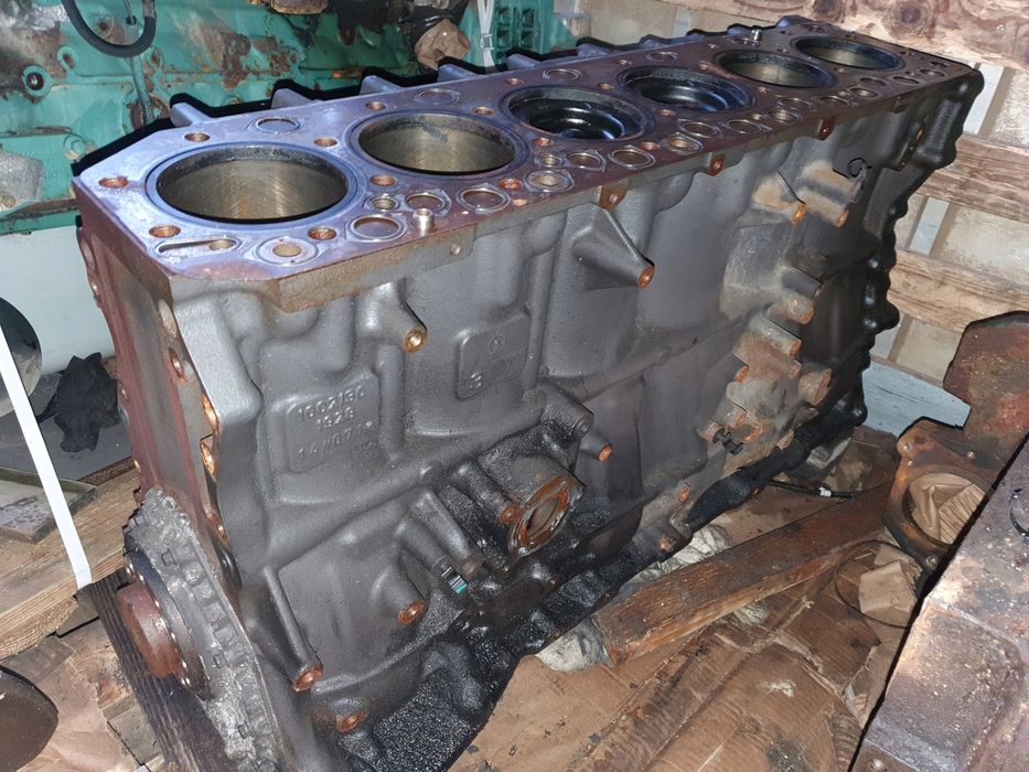 Blok Silnika słupek tłoki wał Renault Gama Range T DTI11 460 430