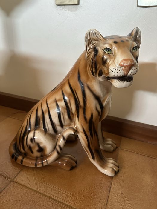 Ceramic Tiger498642774215905280
