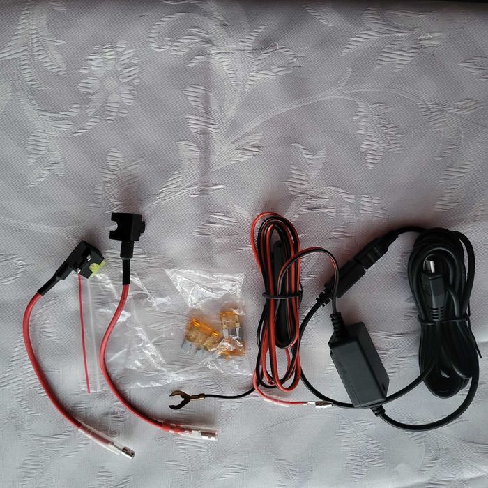 Adapter stałego zasilania do kamery samochodowej