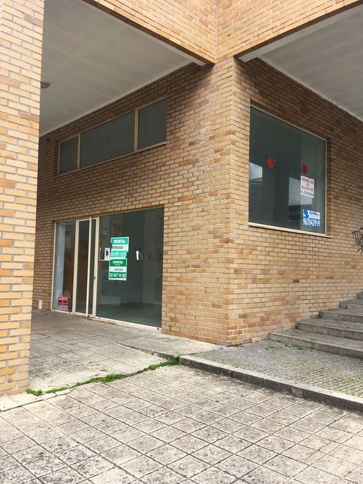 Loja para Arrendamento em Ermesinde – Junto à Estação