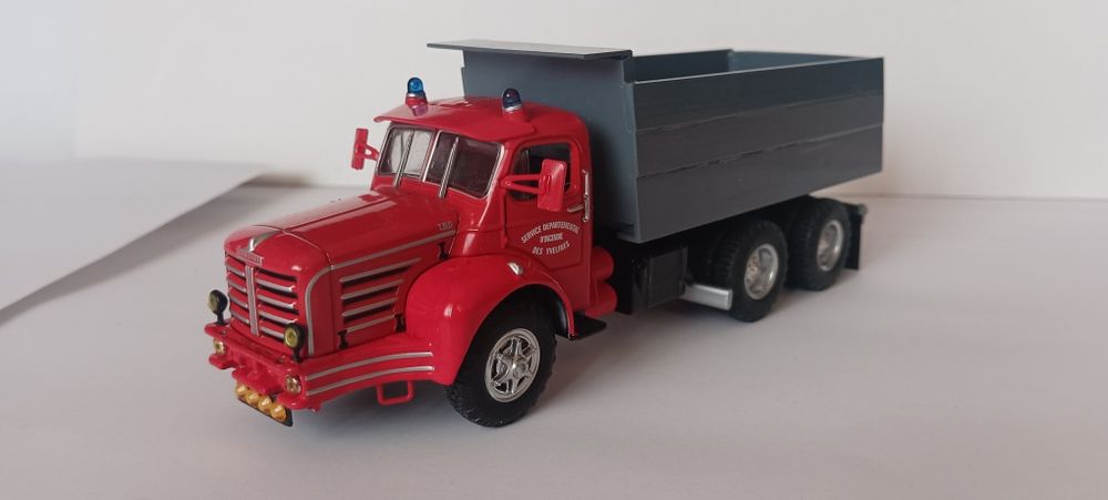 Camiões modificados 1/43