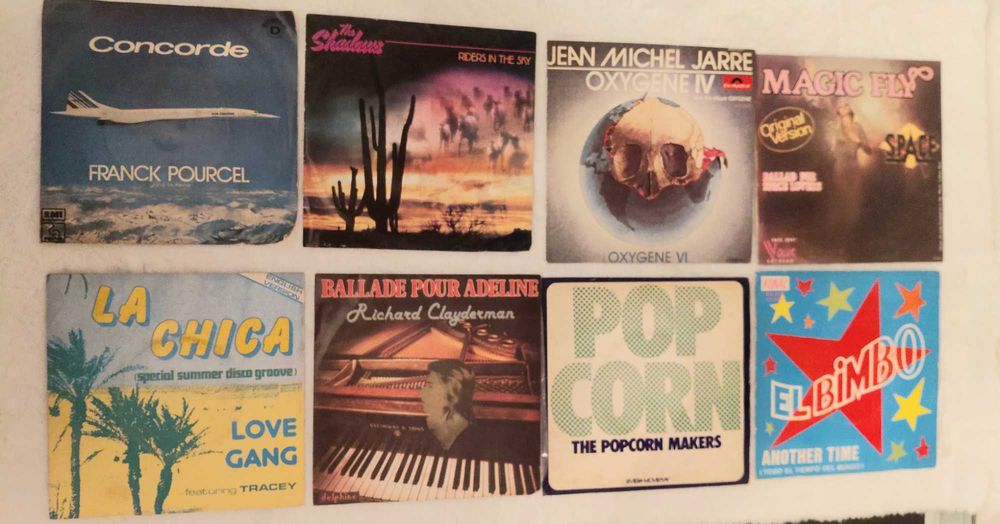 Pacote com 8 Singles em Vinil Contendo Musicas Orquestradas dos Anos 70