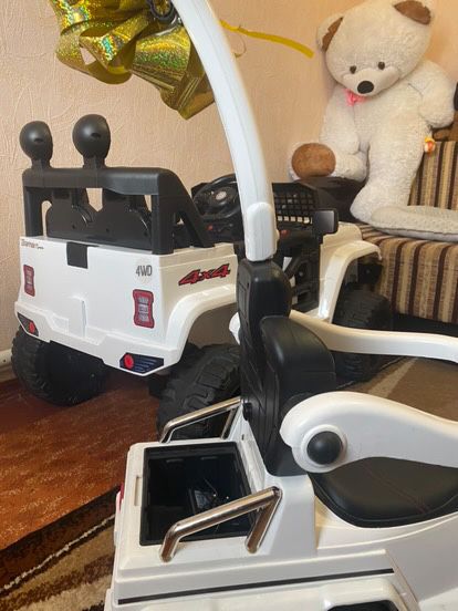 Продам детскую электрическую машину