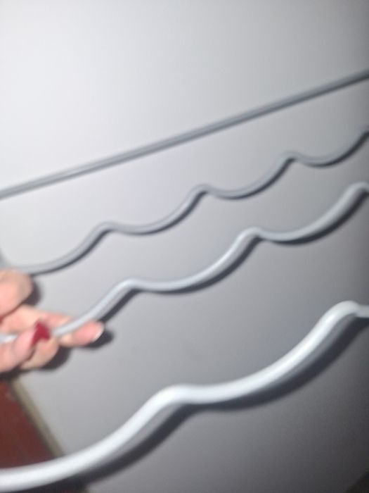 Półka do lodówki na butelki.