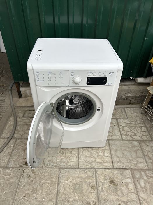 Стирально-Сушильная машина Indesit 7+5 кг.IWDE7125.Гарантия!