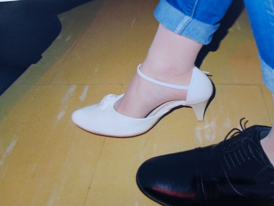 Ślubne buty skórzane z różą r.38