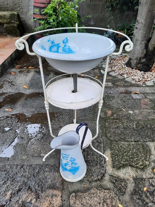 Bacia antiga em esmalte e ferro  | Old enamel and iron basin