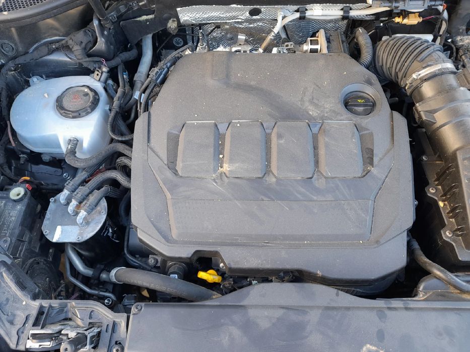 Para peças AUDI Q3 (F3B)