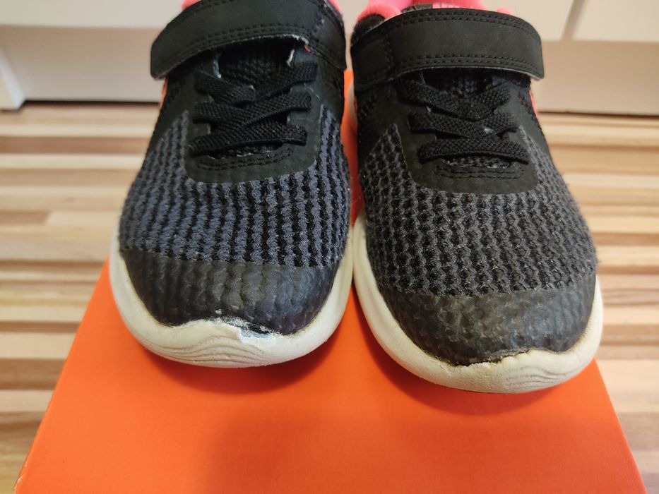 Nike revolution 4, buty na rzep, r.27,5- 17,6 cm