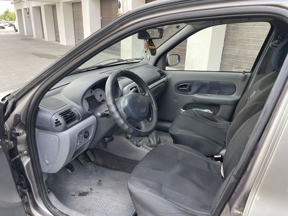 RENAULT CLIO SYMBOL 2001г 1.4 газ/бензин