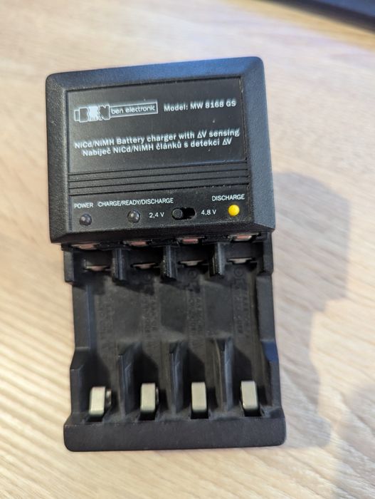 Універсальний імпульсний зарядний пристрій Ben Electronic MW 8168 GS