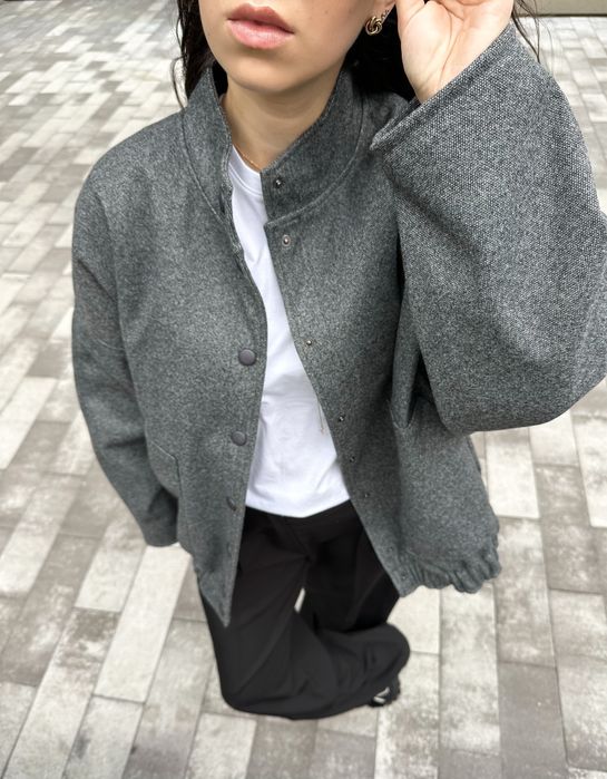 Бомбер сірий