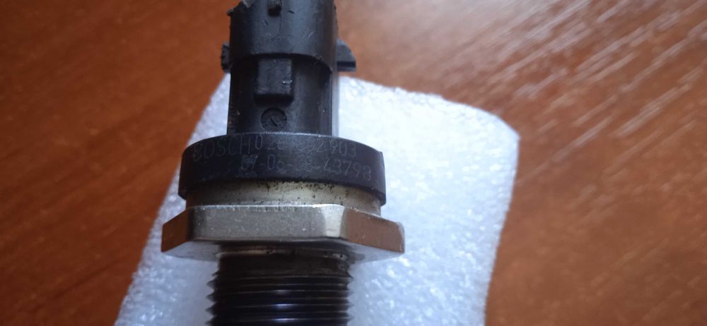 Датчик давления топлива BOSCH 0 281 002 903