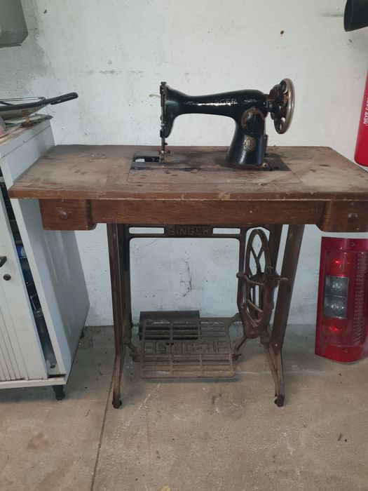 Maquina costura singer antiga