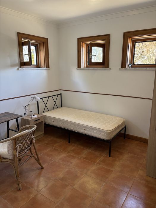 Quartos espaçoso junto à natureza