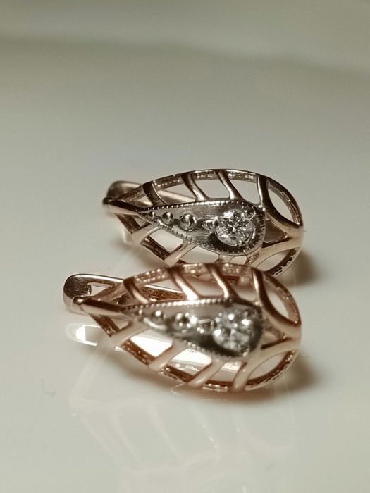 Золоті сережки з діамантами.Золотые серьги с бриллиантами.СССР