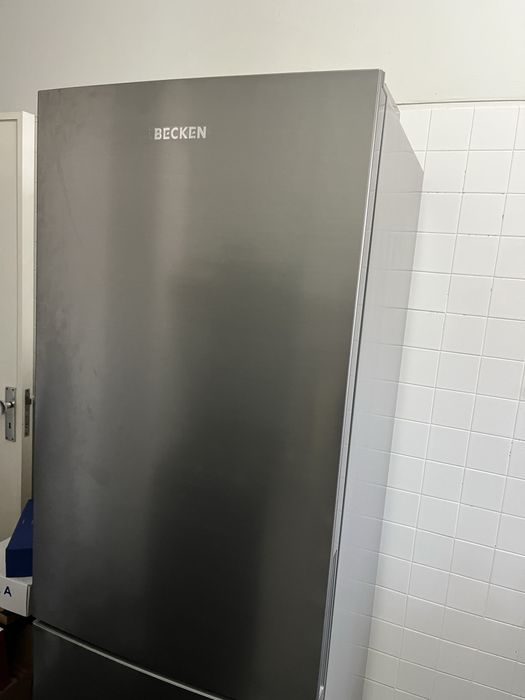 Frigorífico Combinado Becken Boostcooling BC4322 IX - COMO NOVO - 380€