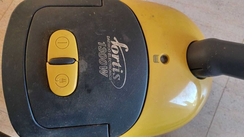 Aspirador pequeno 1300W