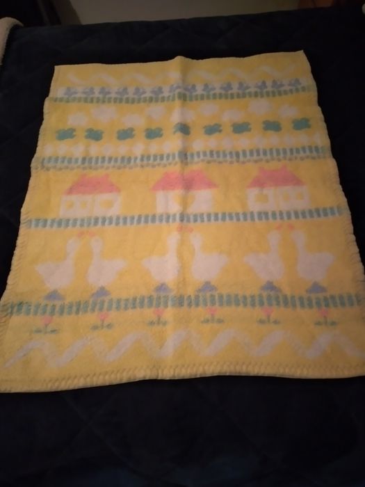 3 mantas + 1 cobertor , bom estado