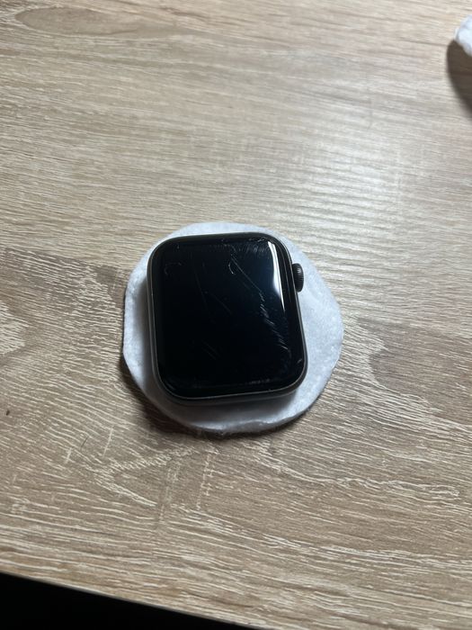 Apple Watch SE 44 mm.