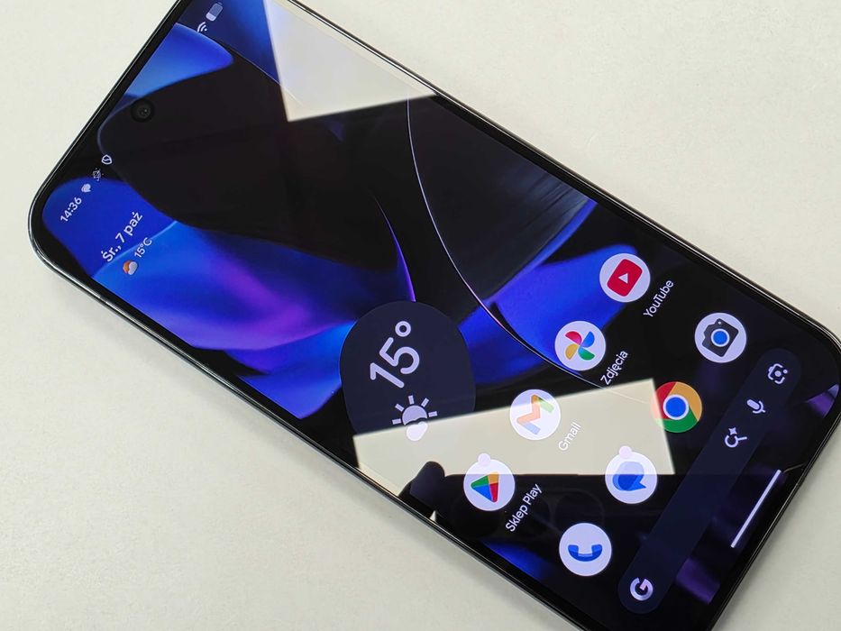 Google Pixel 9 PRO Dual SIM (SIM + eSIM)/ 16GB/ 128GB/ Obsidian/ Bat 280 cykli/ Grade A-/ + ładowarka/ gw google do 5.02.27/ FV23%