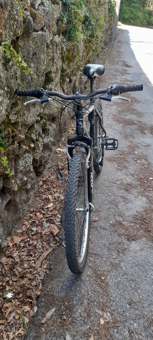 Bicicleta CBF com muito material SHIMANO